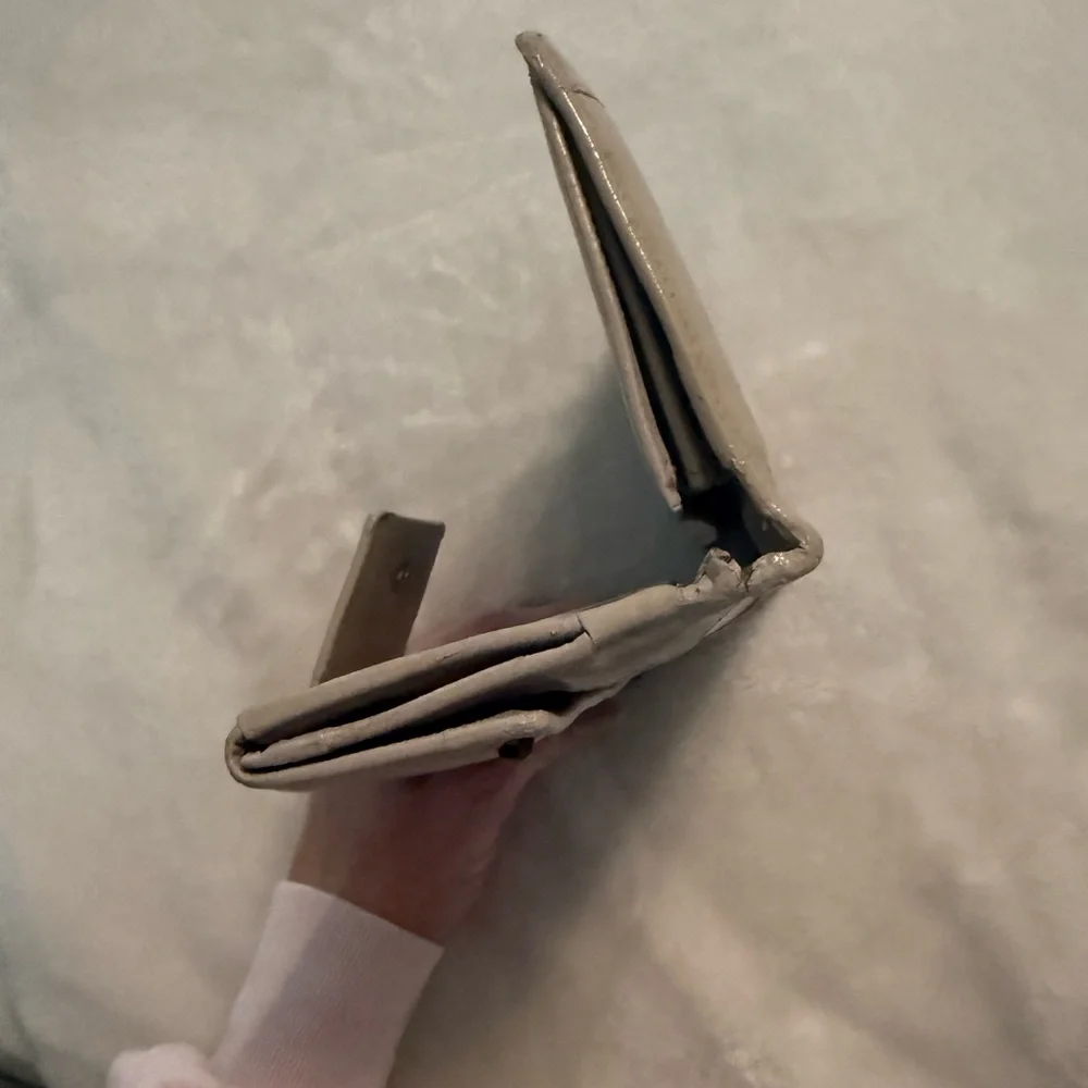 GUCCI Beige GG Monogram Leather Bifold Long Wallet Purse Accessories Italy - Picture 8 of 14